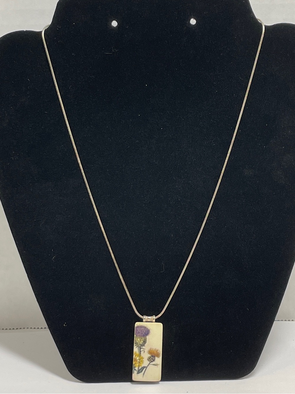 18" 925 snake chain with painted thistle ceramic/resin pendant, 6.83g